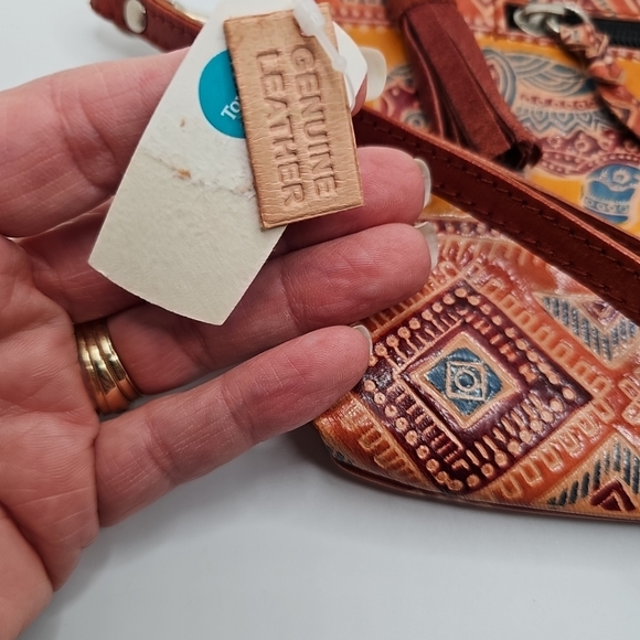 NWT Boho Leather Elephant Clutch Wristlet Large - Picture 4 of 7